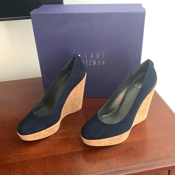 Authentic women’s Stewart Weitzman wedge size 8M only worn once in navy - Picture 2 of 16